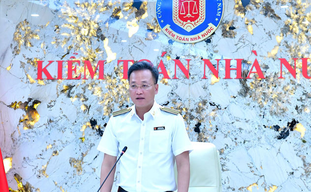 Tổng Kiểm toán nhà nước Nguyễn Hữu Nghĩa làm việc với lãnh đạo Kiểm toán nhà nước